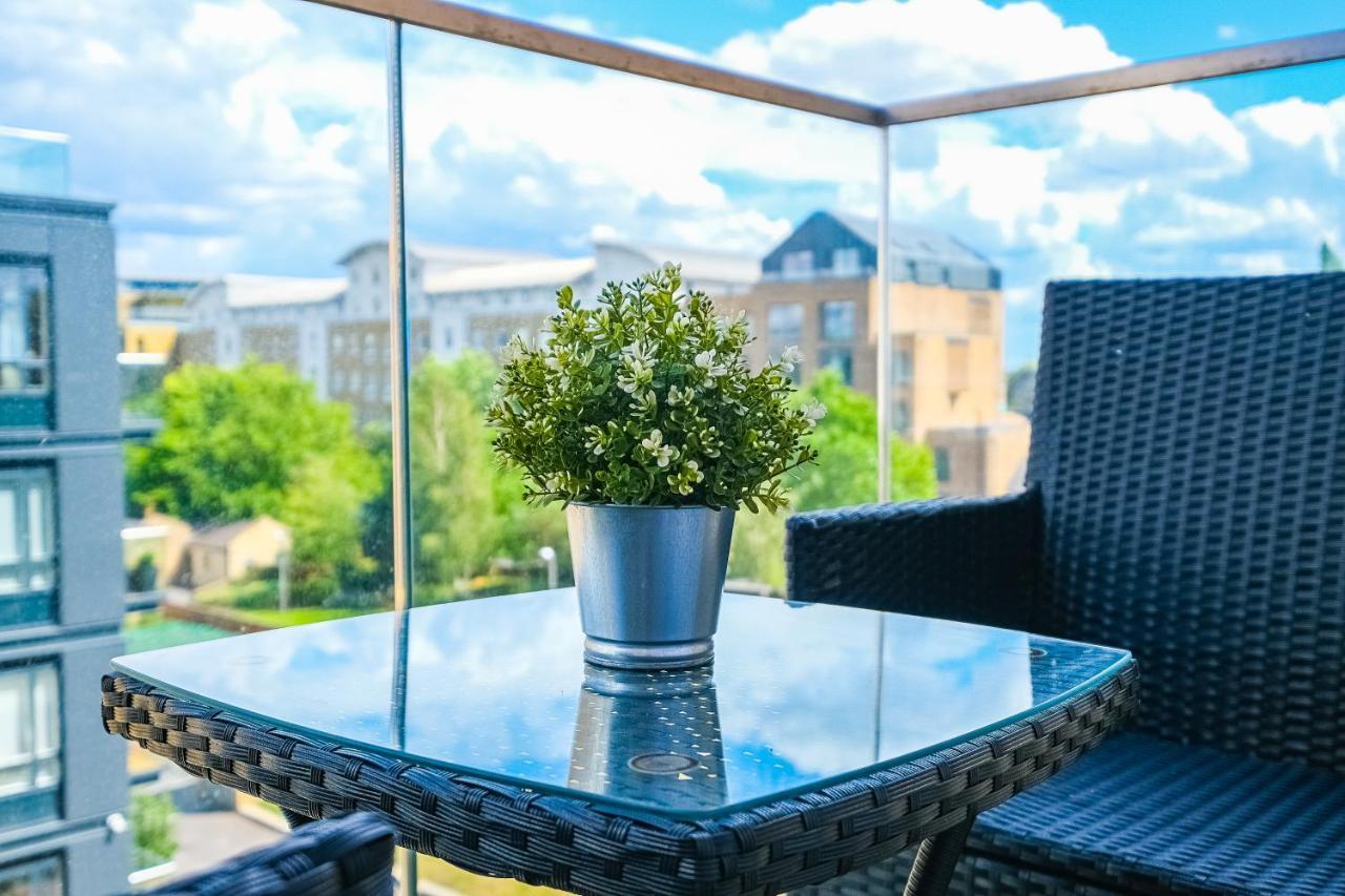 Silver Apartment Kew Bridge London Dış mekan fotoğraf